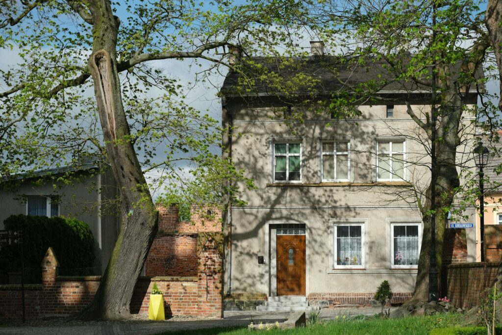 End of Winter Roof Maintenance Checklist for Waterloo Homeowners