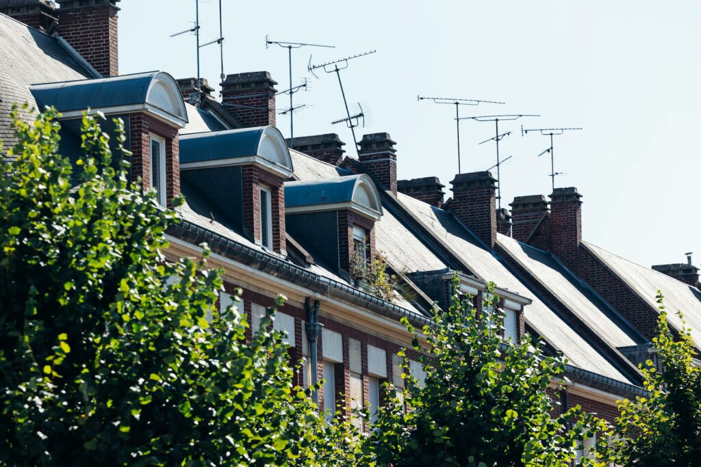 Metal Roof vs. Asphalt Shingles